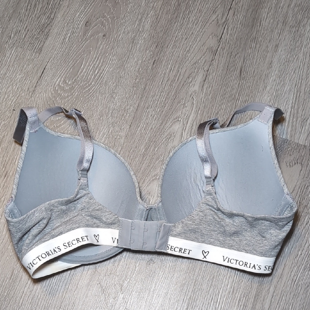 Victoria's Secret Light Gray T-Shirt Push Up Bra Size 34D Underwire - Picture 4 of 5
